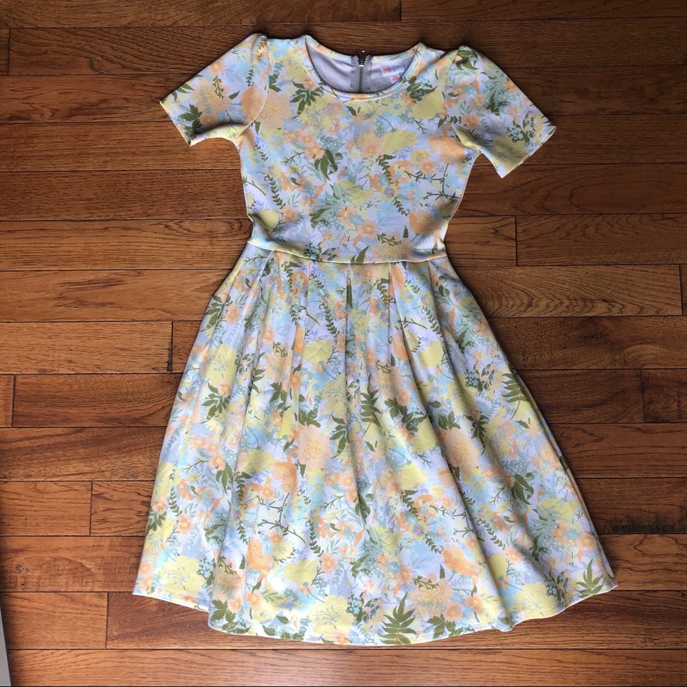 LulaRoe Amelia floral dress